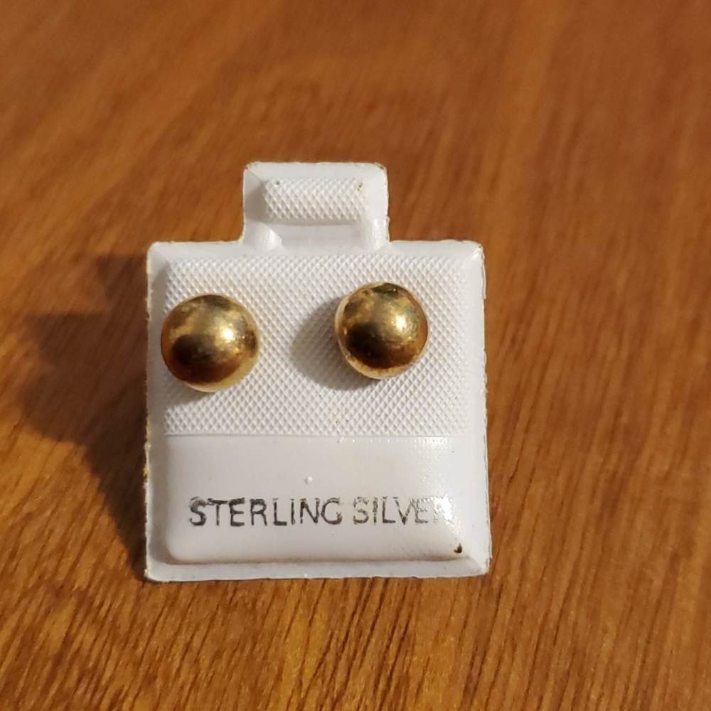 NEW Goldtone Stud Earrings